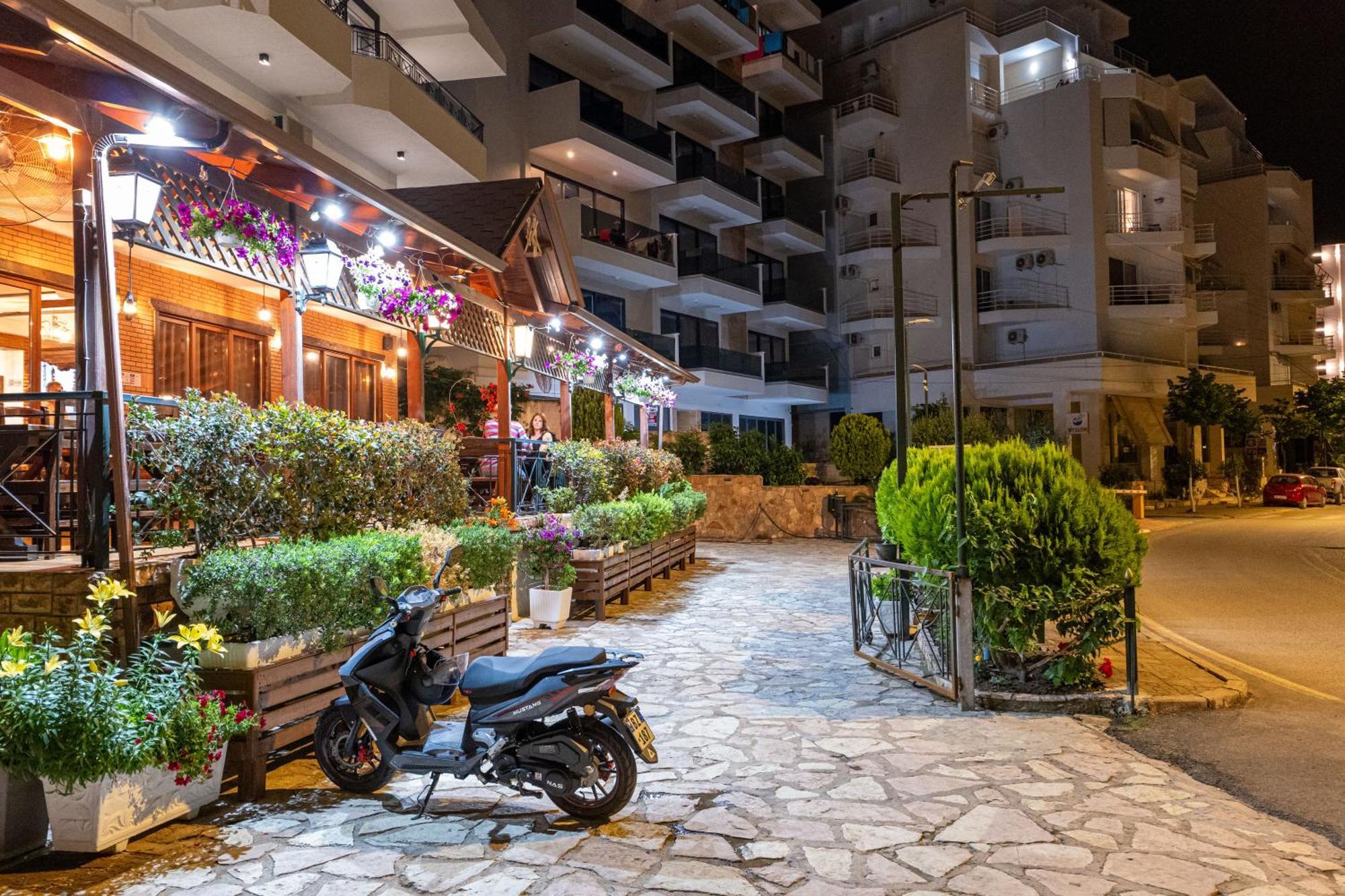 Sunkised Hotel Sarandë Eksteriør billede