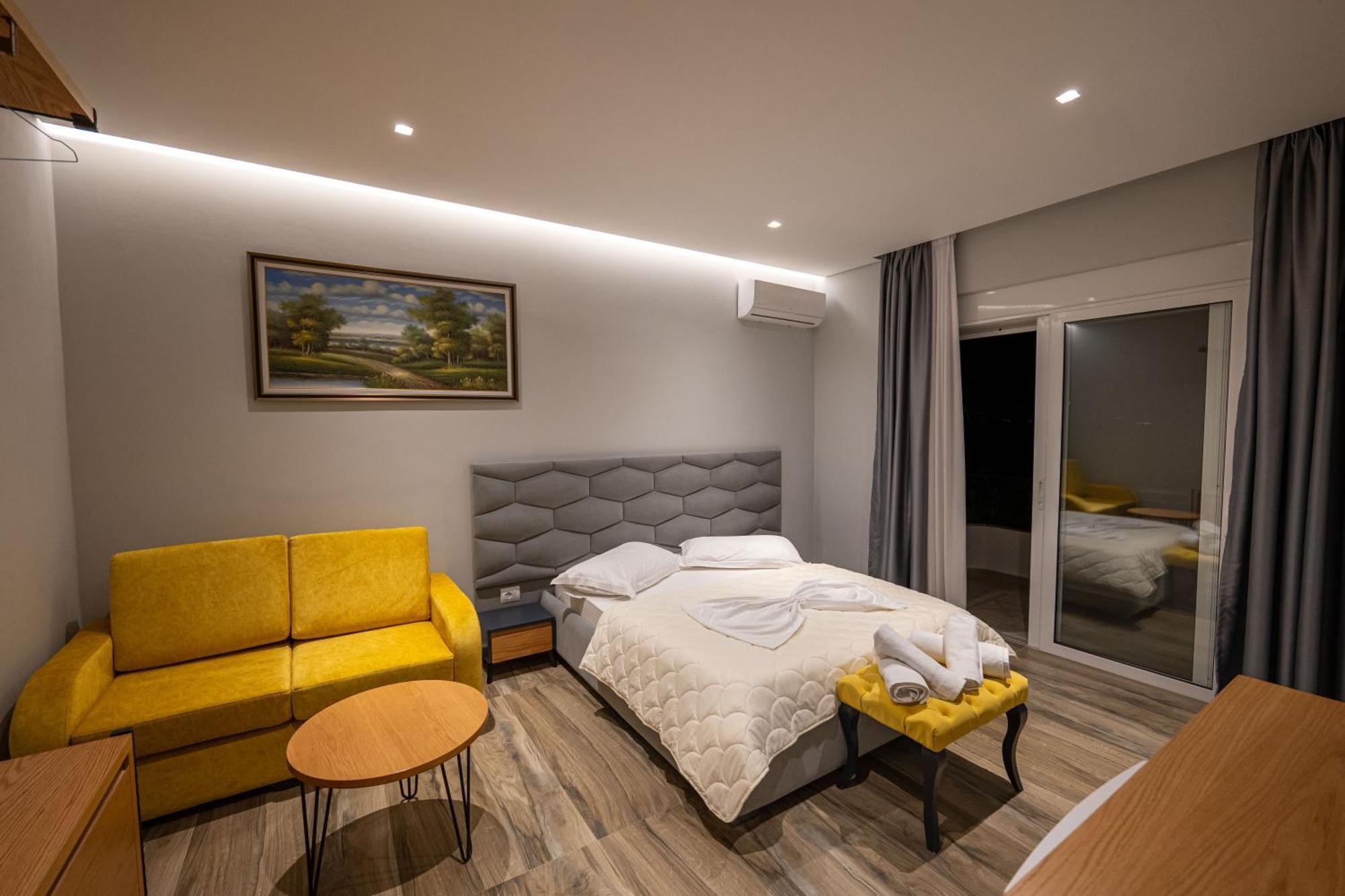 Sunkised Hotel Sarandë Eksteriør billede